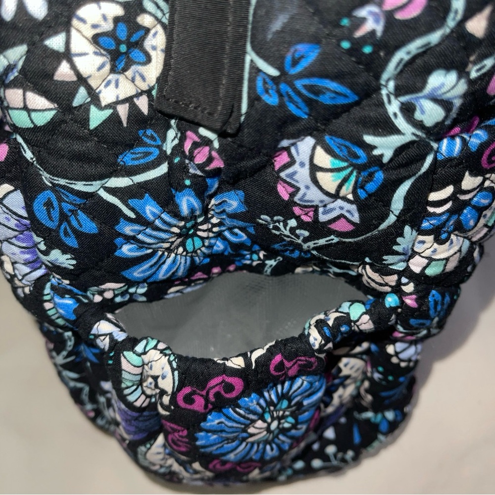 Vera Bradley Large Bramble Overnight Diaper Bag Cooler Pocket 18” - Picture 5 of 5